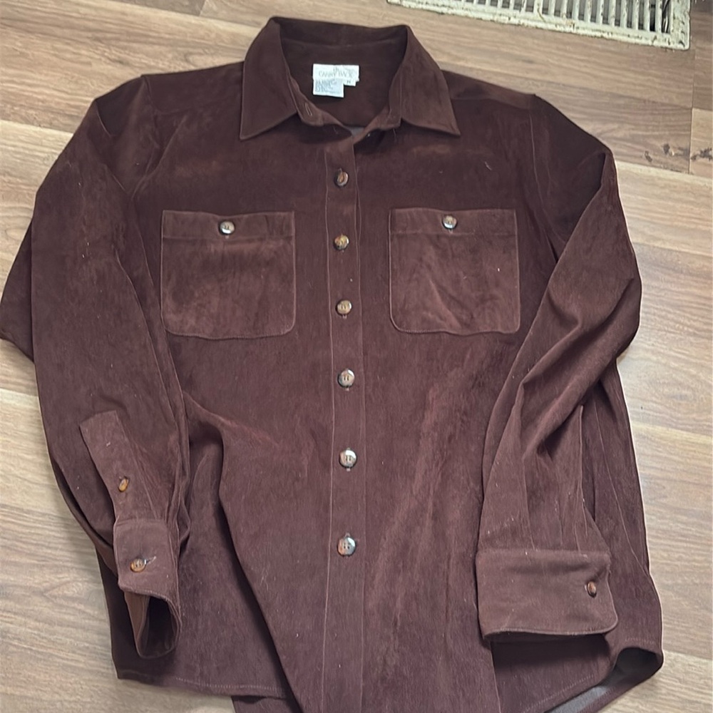 Carry Back button down top brown size m
